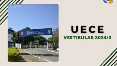 Fundo cinza, foto do campus da UECE, texto UECE Vestibular 2024/2